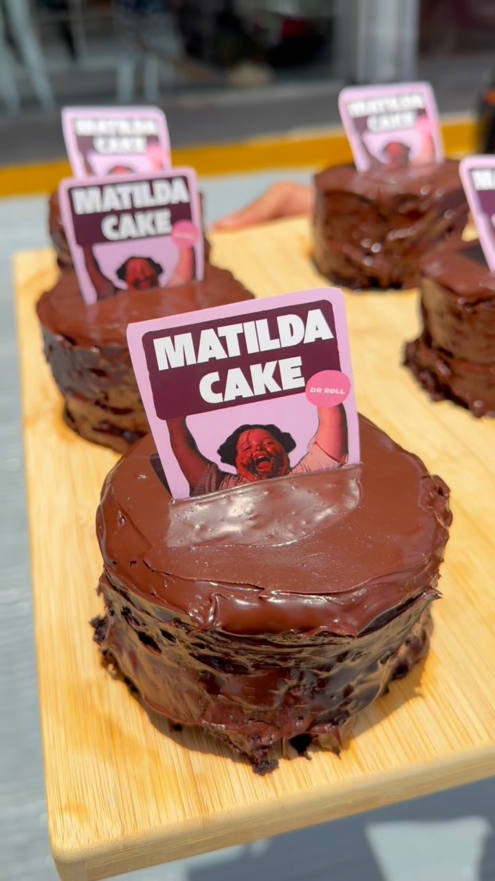 Matilda Cake cubierto de chocolate